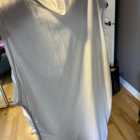 Lululemon tank.white no sleeves *NEW* never worn - Picture 4 of 7